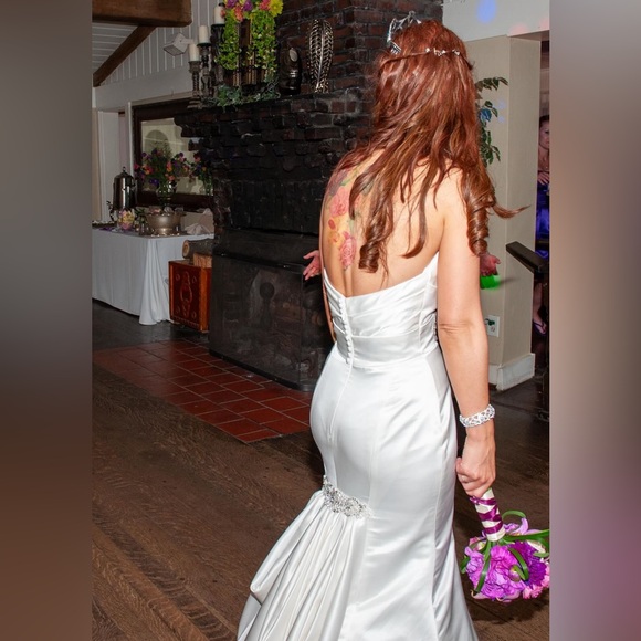 Watters Wtoo Maritza wedding gown. Bought new and altered at Janeen’s bridal. - Picture 13 of 13